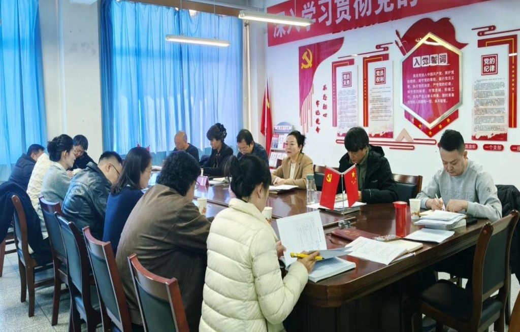 领导列席旁听艺术...