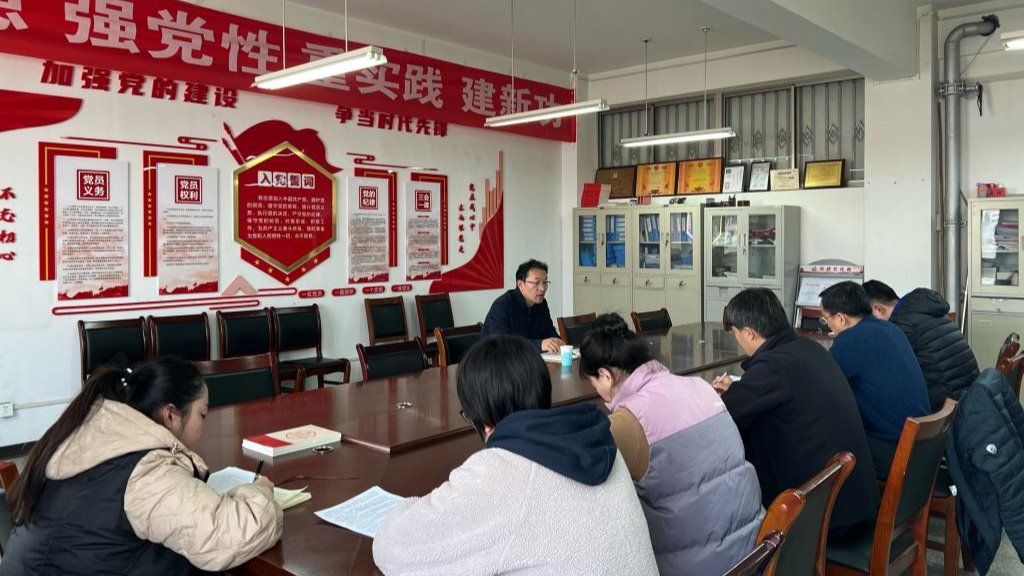 校领导巡学旁听艺...